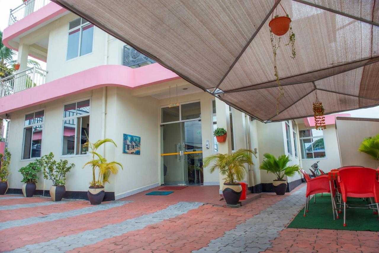 Airport Transit Lodges Daressalam Exterior foto